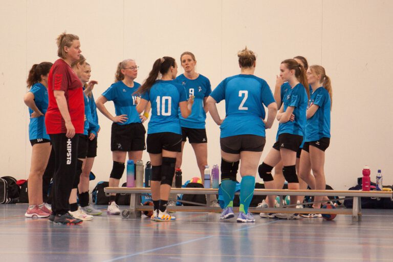 Dames 1 HVB Handbalvereniging Bommelerwaard wedstrijd 1
